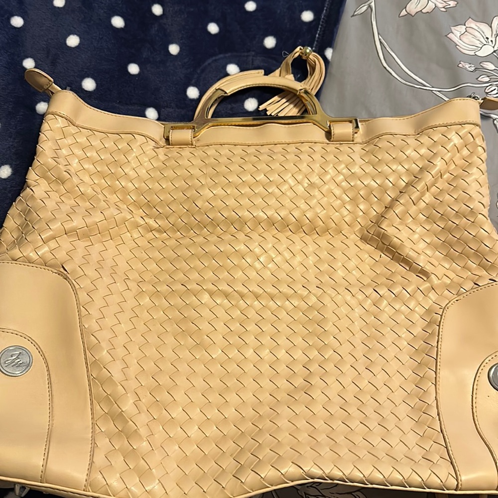 Large roomie tan ladies bag